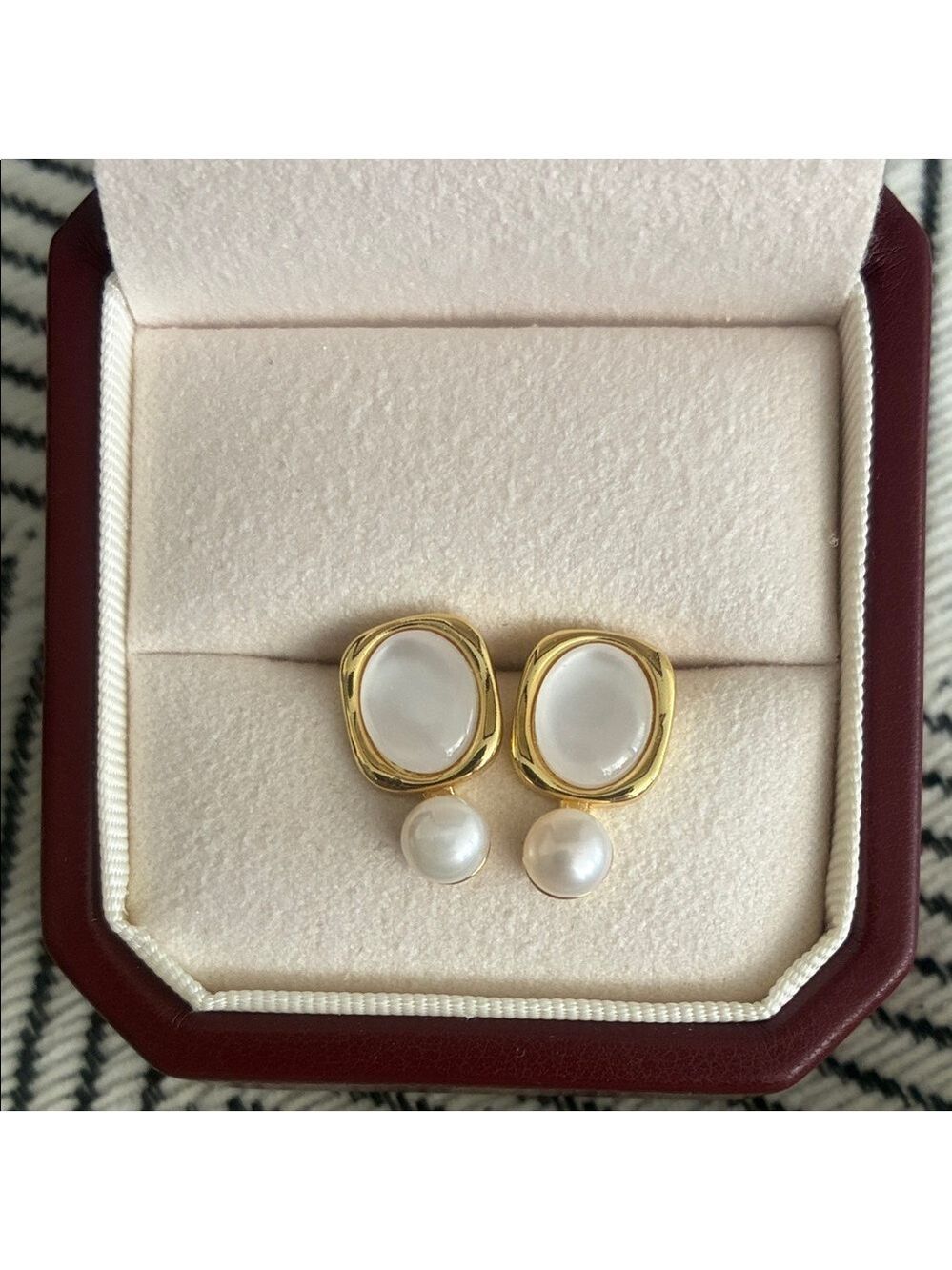 Elegant Gold and White Pearl Earrings